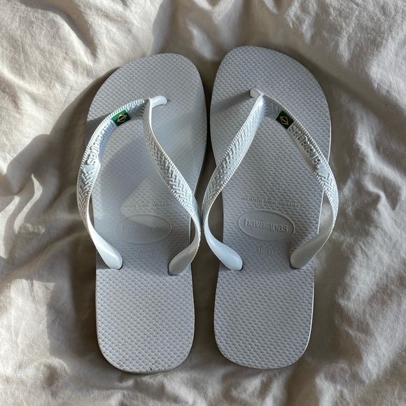 Havaianas Men’s White Sandals with Brazilian Flag - Picture 1 of 3